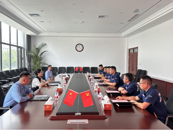 山東力克國際貿(mào)易有限公司到集團所屬交通工程公司進行洽談交流256.png