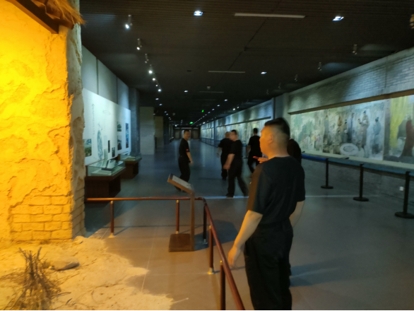 諸城守押大隊(duì)黨支部超然臺(tái)黨性教育基地開(kāi)展“不忘初心、牢記使命”現(xiàn)場(chǎng)教學(xué)活動(dòng)404.png